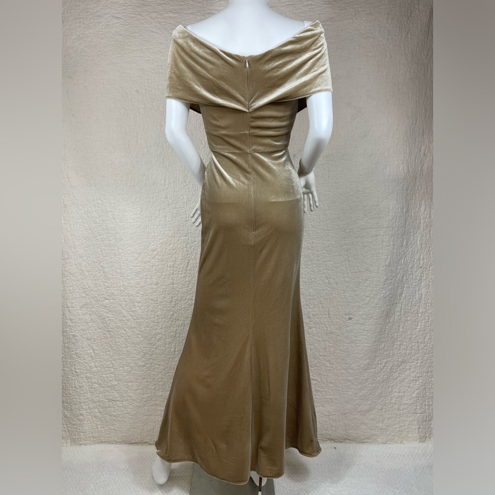 š„B2 Jasmine Off The Shoulder Luxe Velvet Fit & Flare Maxi Gown Women Size 2 - Picture 8 of 16